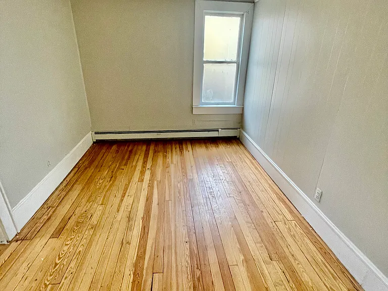 274 E Washington Ave — Photo 7