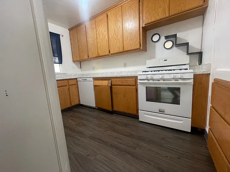 710 Normal Ave — Photo 11