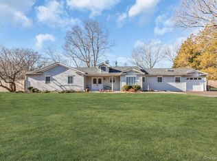 12 Jomar Rd, Shoreham, NY 11786