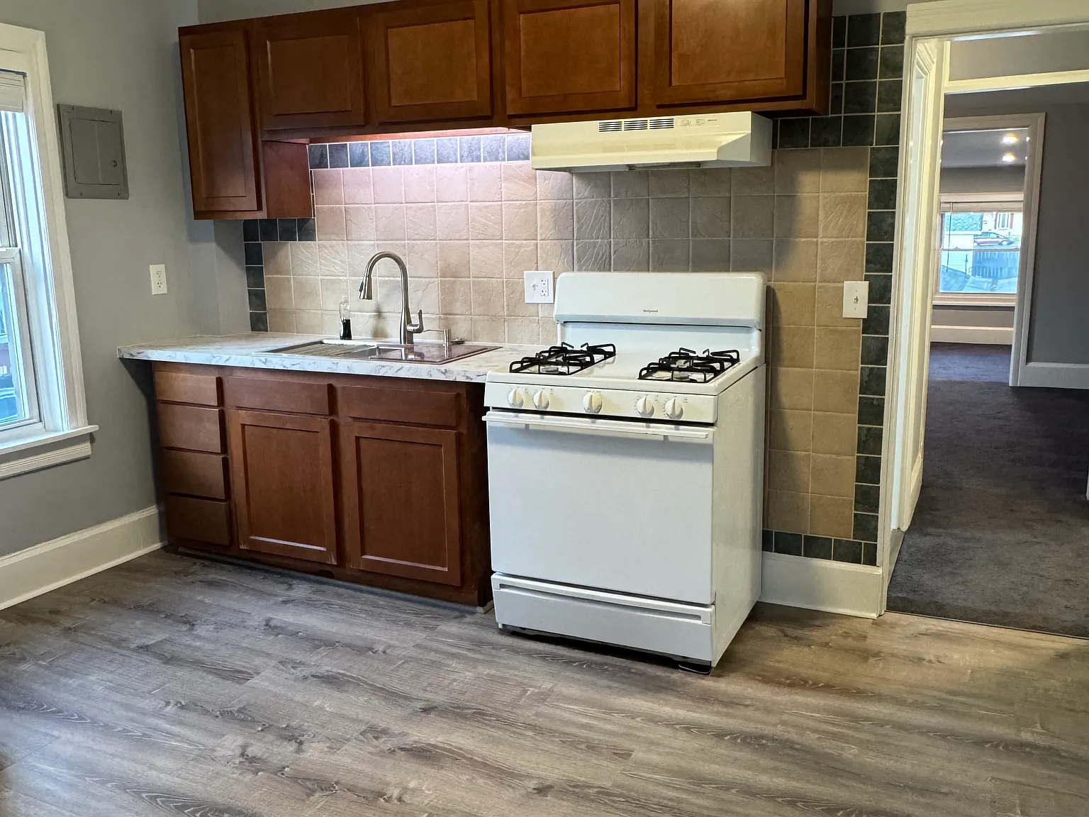 1 bed, $1,100 — Photo 4