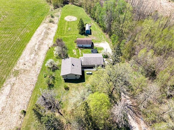 2nd image of 9019 County Road 65 NE