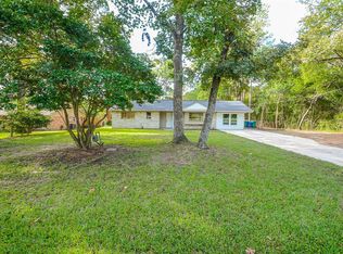 213 Summit Dr, Conroe, TX 77303