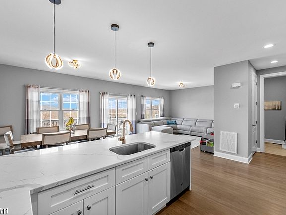 3rd image of 64 Halina Ln