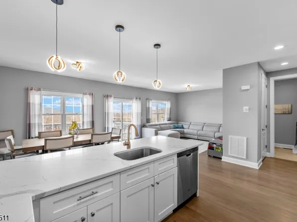 64 Halina Ln, Butler Boro, NJ 07405