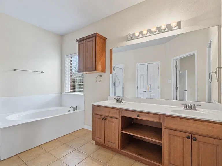 652 Dark Horse Ln — Photo 16
