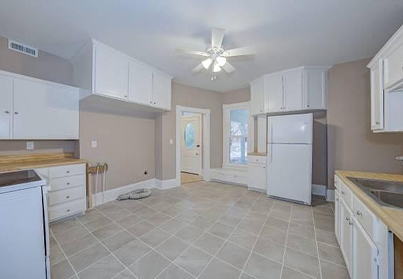 4th image of 503 S College Ave APT 3