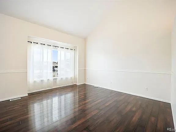 4 bed, 1861 sqft, $2,500 — Photo 3