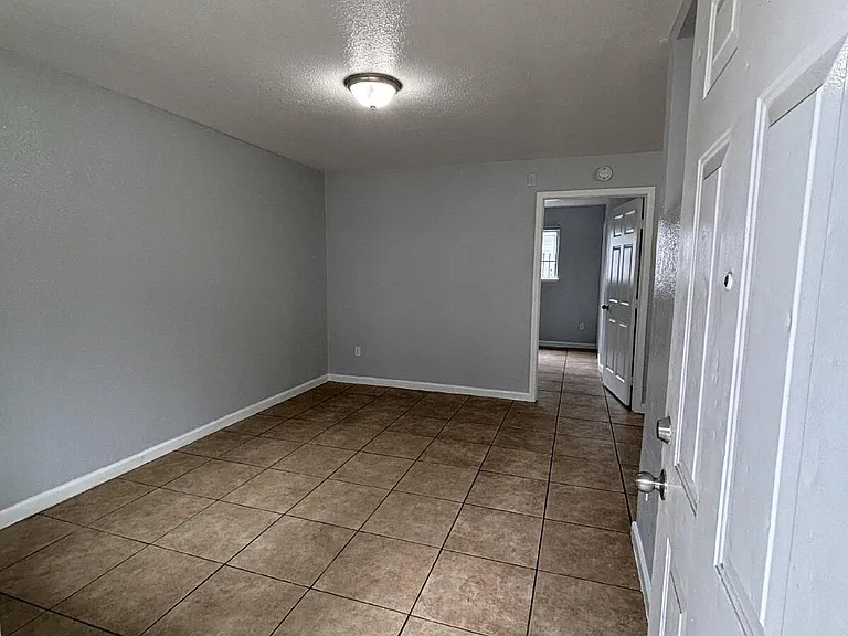 729 Dixieanne Ave #3 — Photo 3