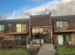 635 Limerick Ln APT 1A, Schaumburg, IL