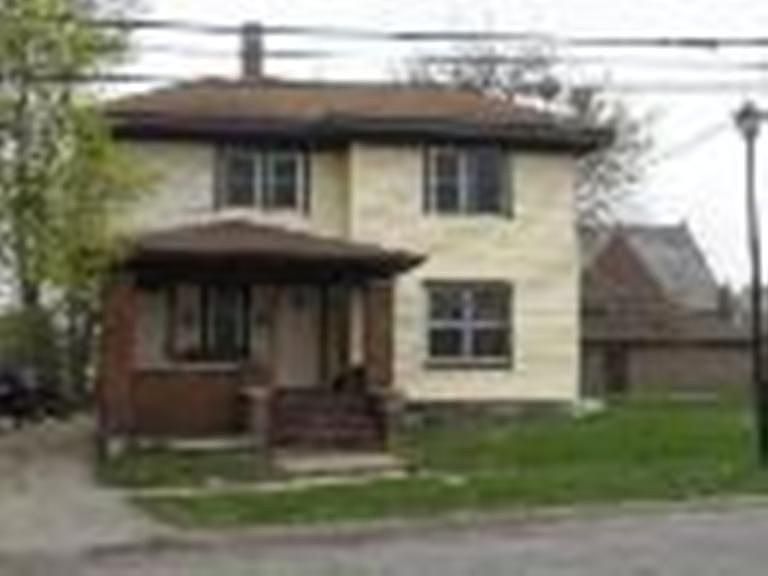 1st image of 717 2nd Ave