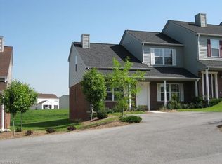 395 Oaktree Blvd, Christiansburg, VA 24073