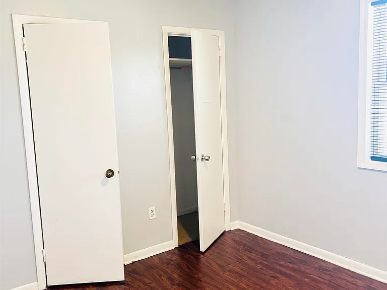 732 Avenue F #F — Photo 9