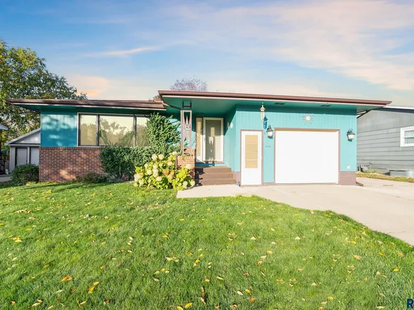 301 N Meyer Ln, Sioux Falls, SD 57103