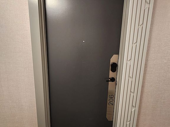 2nd image of 105 Oneida Cres #206
