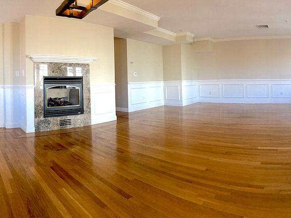 2nd image of 909 Washington St Unit 3