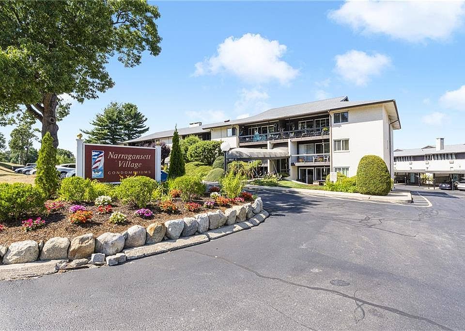 1st image of 400 Narragansett Pkwy Unit D-1