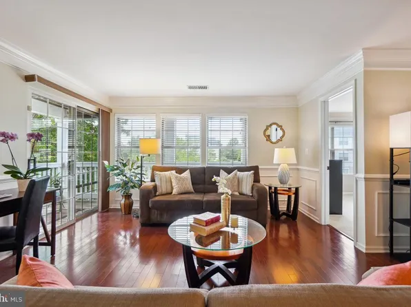 8095 Lacy Dr APT 204, Manassas, VA 20109