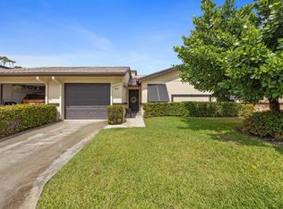 9 Ridgepointe Dr #C, Boynton Beach, FL 33435