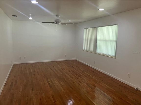 4th image of 3808 Broad St