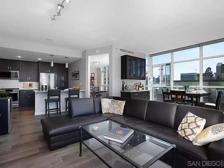 850 Beech St #713 — Photo 6