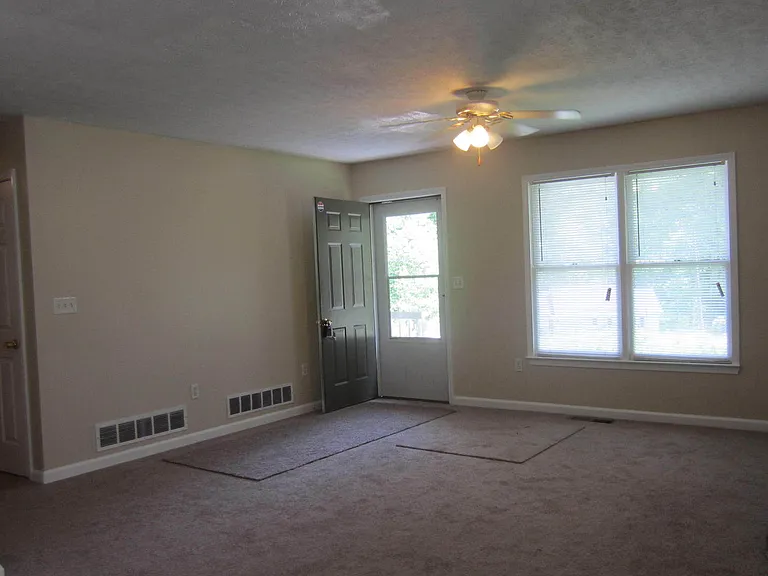1673 Independence Dr — Photo 6
