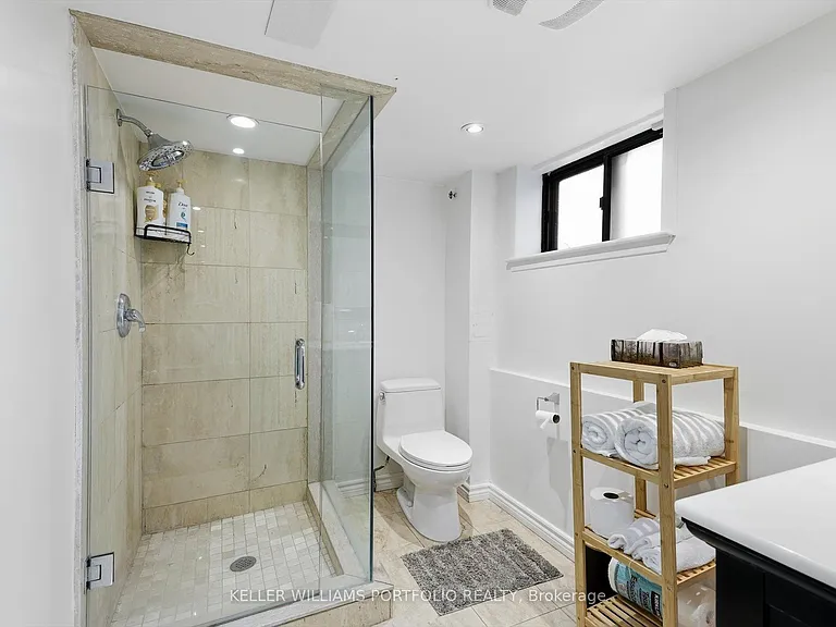 222 Hillsdale Ave E — Photo 36