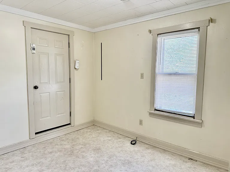 428 S 15th St — Photo 15