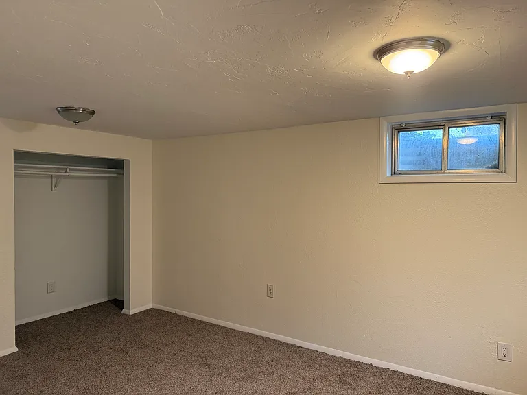 1208 Holly Dr — Photo 9