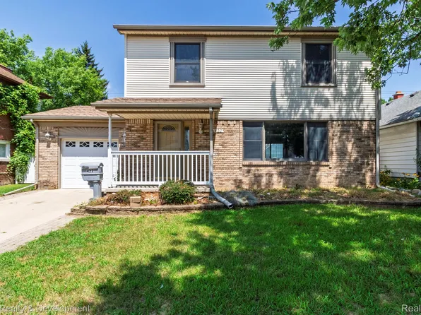 422 Clinton St, Wyandotte, MI 48192