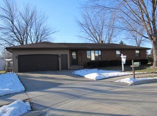 605 Johnson Ct, Little Chute, WI 54140