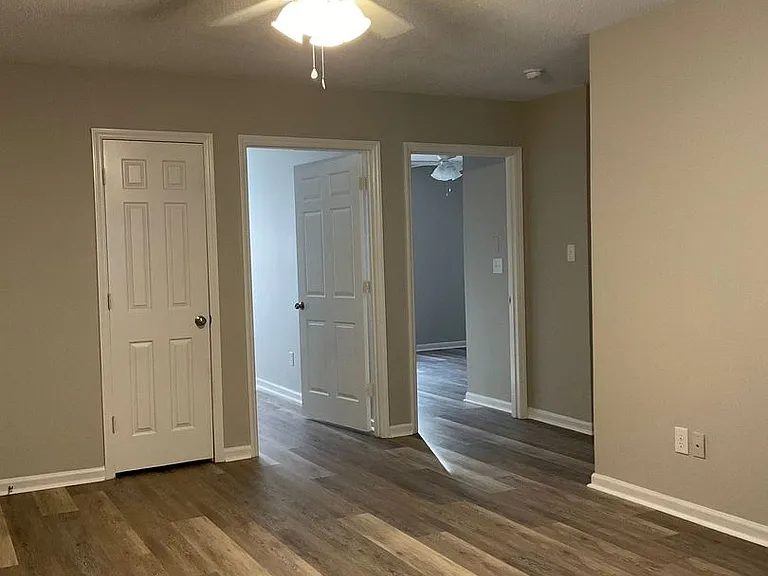 325 Robinson Rd — Photo 8