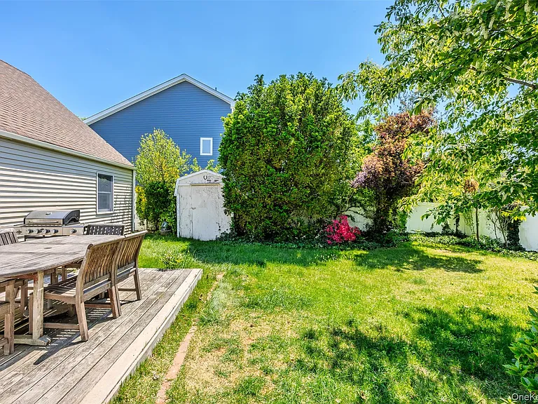 68 Crescent Ln — Photo 35