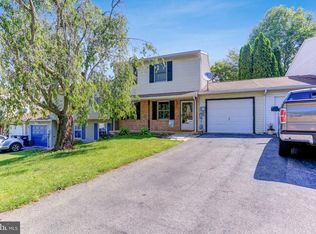 6 Amber Ct, Millersville, PA