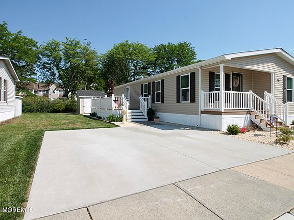4th image of 305 Farm Road