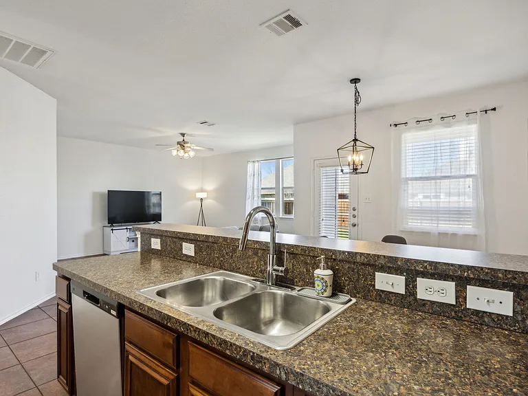 5308 Bridgeport Rd — Photo 10