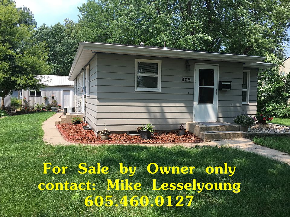 1st image of 909 N Harth Ave