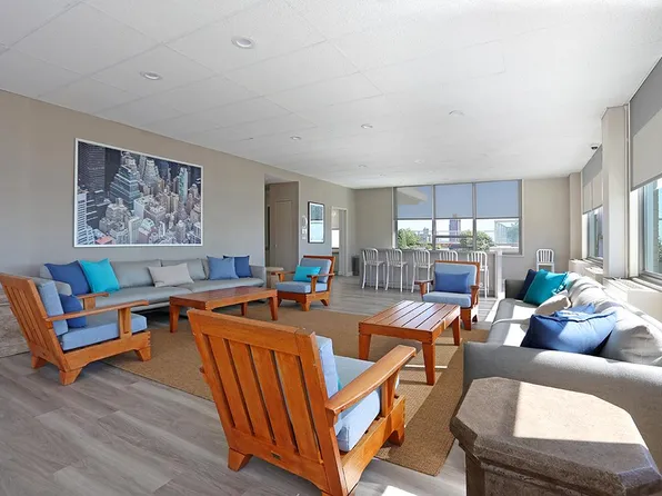 1385 York Avenue image 7 of 10