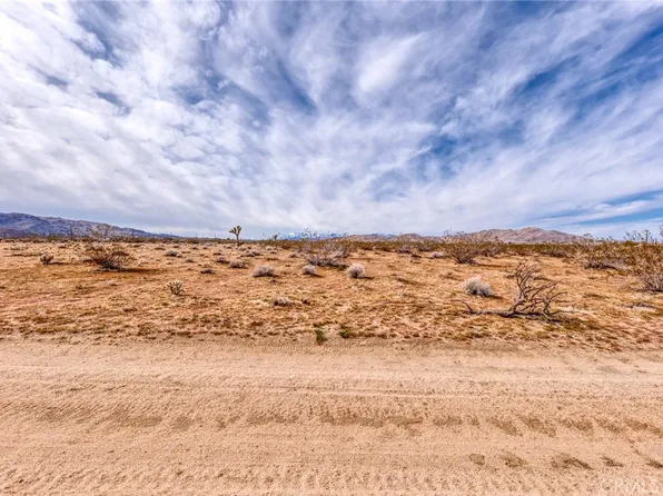 147 Littlefield Rd, Joshua Tree, CA 92252