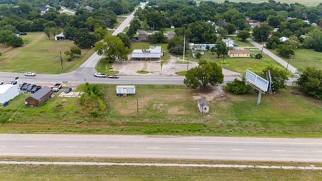 1st image of 900 S Parkway Dr