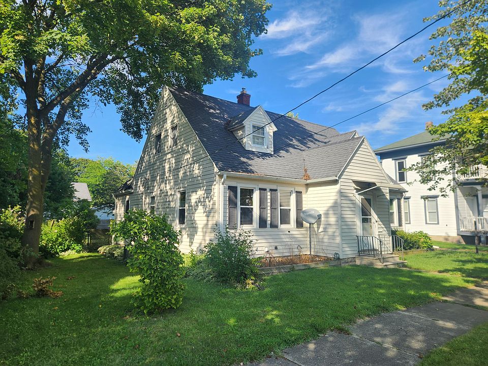 1st image of 217 E Dayton St