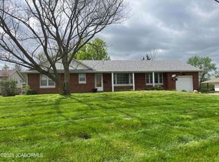 931 S Summit Dr, Holts Summit, MO