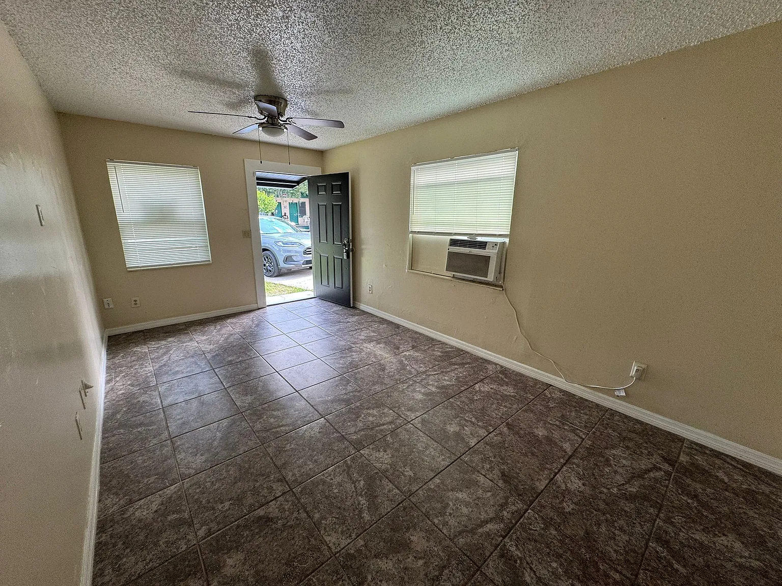 2 bed, 660 sqft, $1,250 — Photo 2