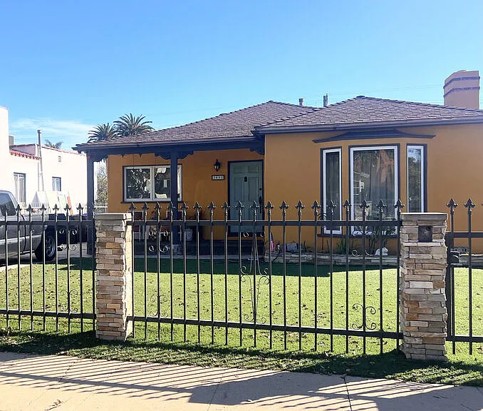 2652 S Bedford St — Photo 25