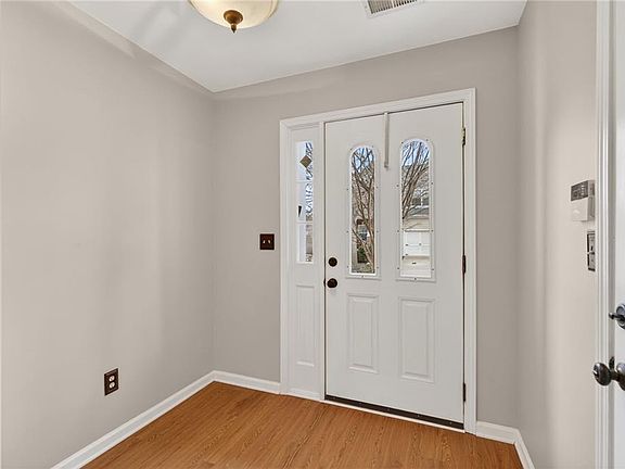 3rd image of 1186 Lake Point Way