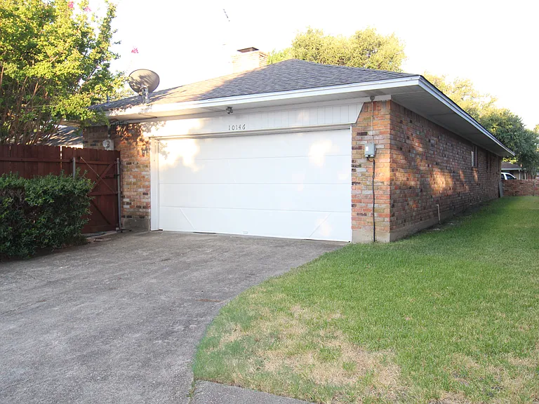 10146 Coveridge Dr — Photo 33