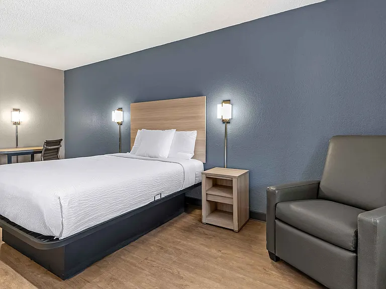 Studio Suite - 1 Queen Bed
