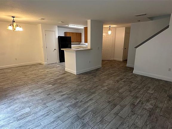 4th image of 2437 Hassonite St