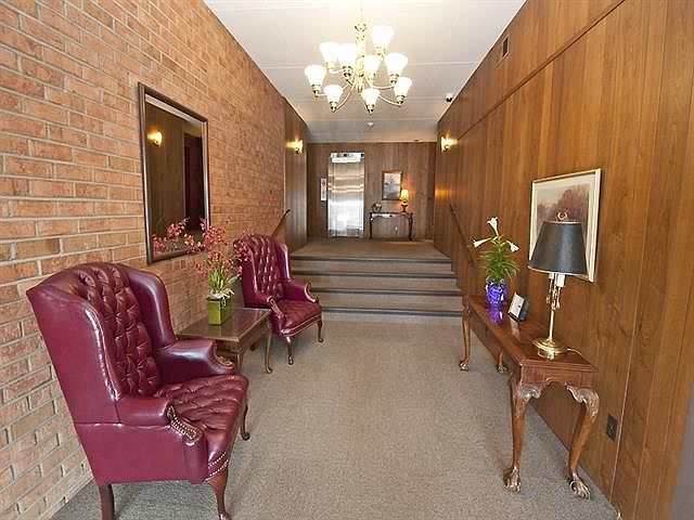 2nd image of 416 Isabella St APT 101