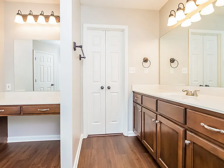 4313 Genevieve Dr — Photo 9