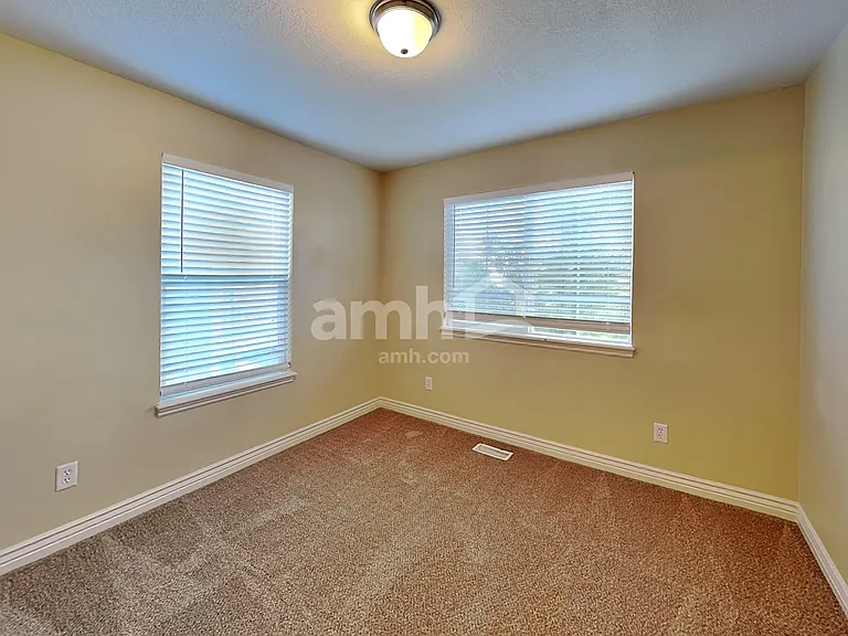 4006 E Dillons Dr — Photo 10